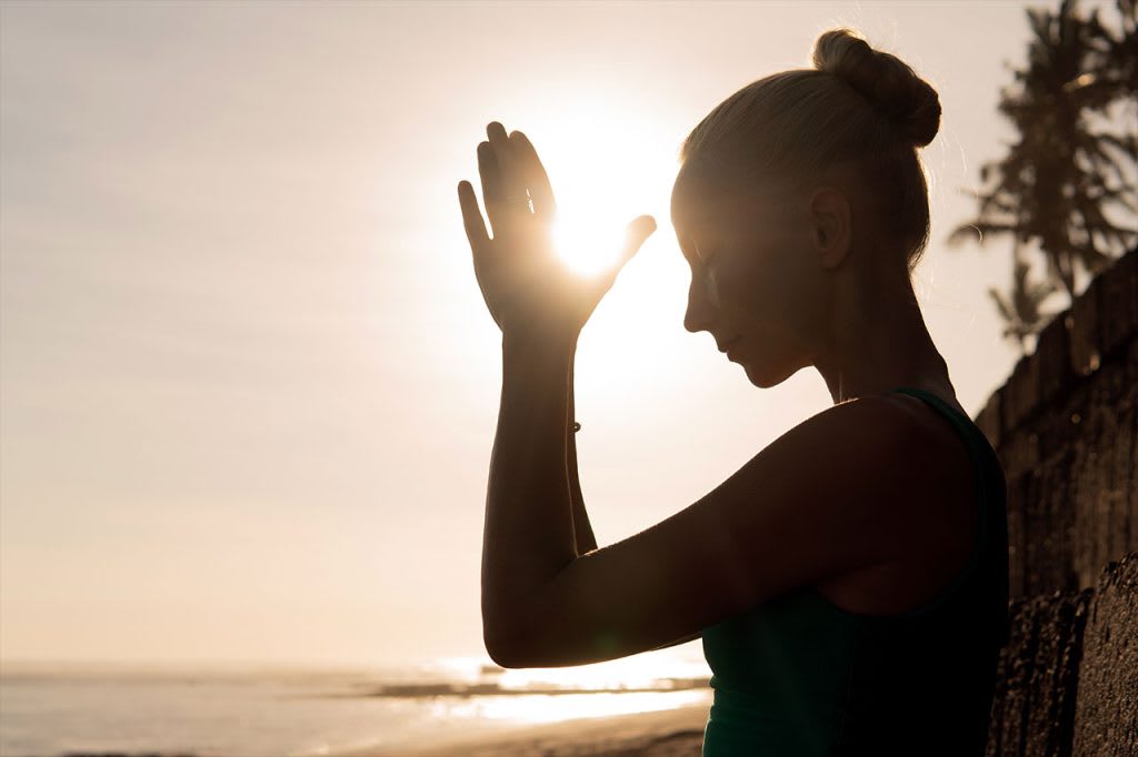 Soglia visiva per Senza aggiungere nulla, costruita per accompagnare il racconto in Casa Creativa