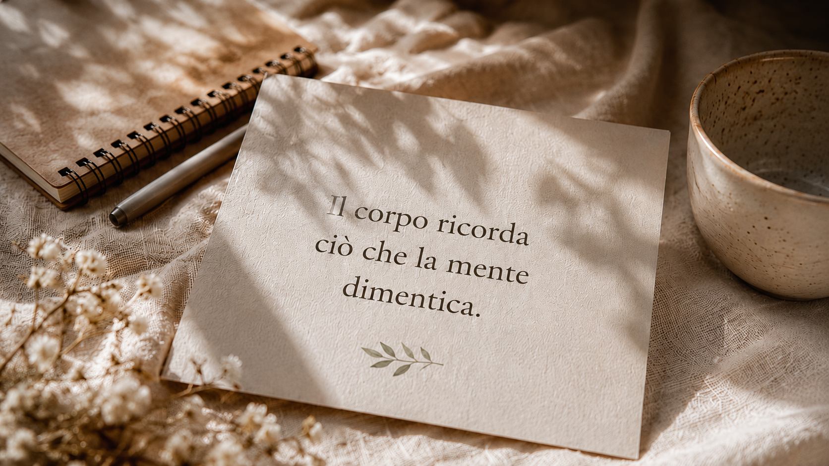 Soglia visiva per Il corpo ricorda ciò che la mente dimentica, costruita per accompagnare il racconto in Casa Creativa